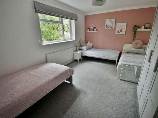 Flat for sale in Tricketts Cross, Ferndown
