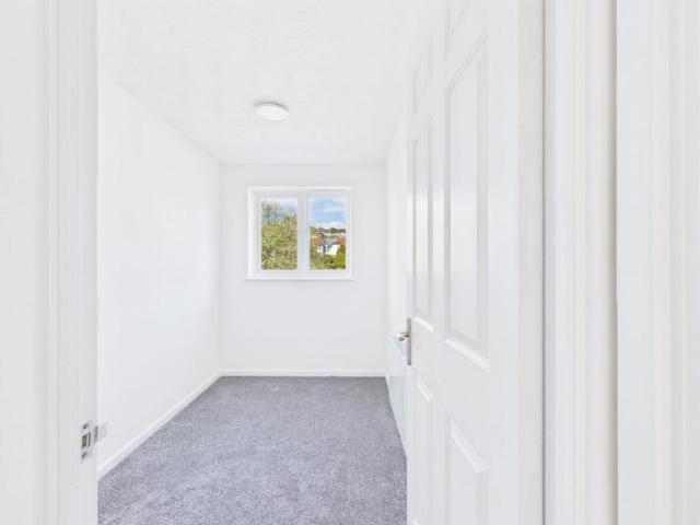 Flat for sale in Dollis Hill, Greater London