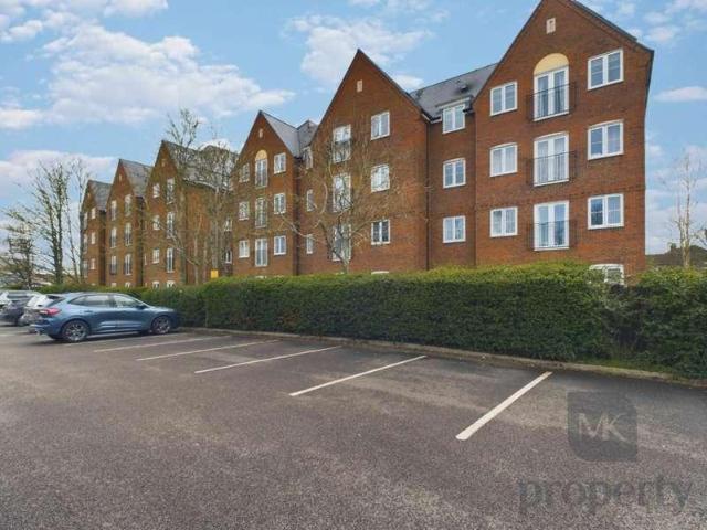 Flat for sale in Leighton-Linslade, Leighton Buzzard