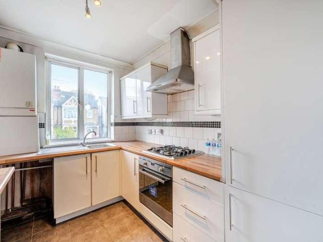 Flat for sale in Wealdstone, Greater London