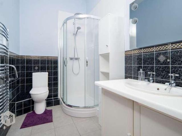 Flat for sale in Bradshaw, Lee Bank