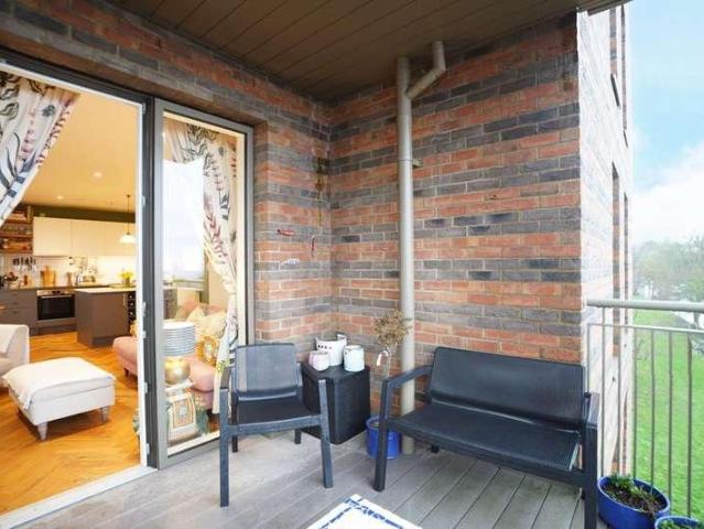 Flat for sale in London Borough of Croydon, Greater London