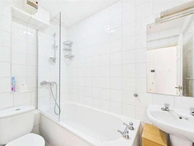 Flat for sale in Lightwater, Surrey Heath