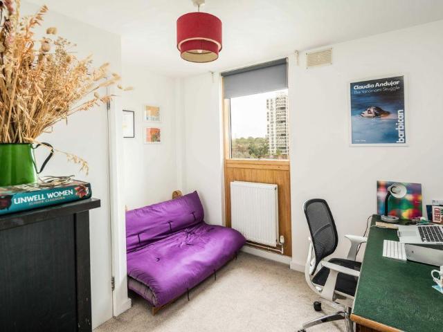 Flat for sale in Camberwell, Greater London