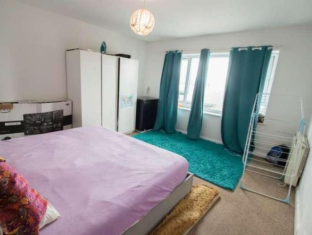 Flat for sale in Seaford, Iford