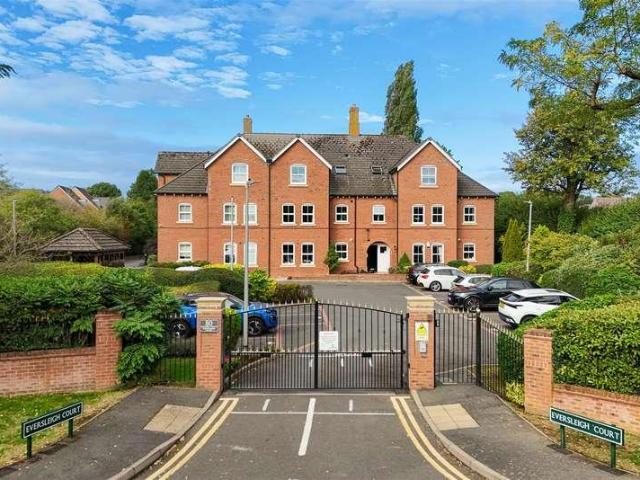 Flat for sale in West Midlands