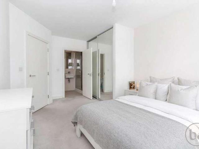 Flat for sale in Whitley, Reading