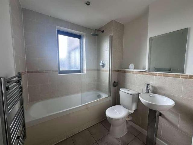 Flat for sale in SA1 Swansea Waterfront, Nangreaves