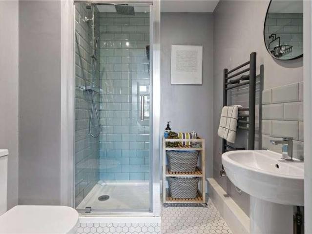 Flat for sale in South Hackney, Greater London