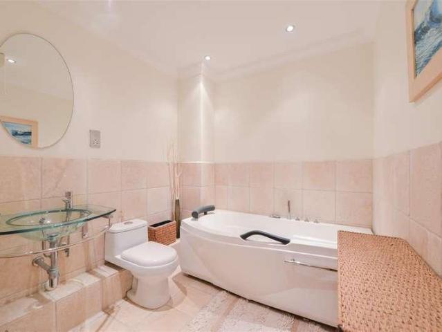 Flat for sale in Acol, Kent