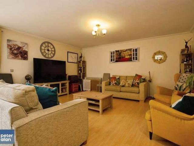 Flat for sale in Tiger Bay, Cardiff