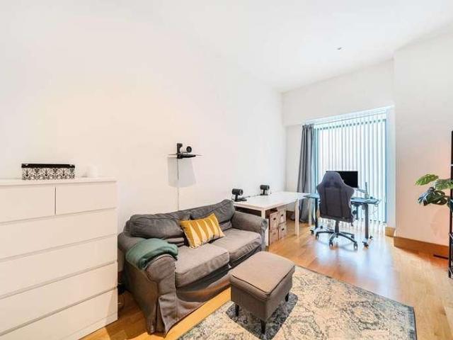 Flat for sale in Croydon, Broad Green Flat for sale in Croydon, Broad Green