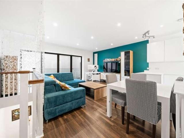 Flat for sale in London Borough of Merton, South Wimbledon