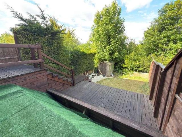 Flat for sale in Spring Park, Luton