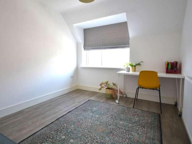 Flat for sale in New Bilton, Warwickshire