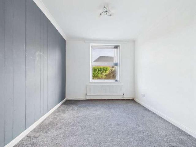 Flat for sale in Lancing, Adur