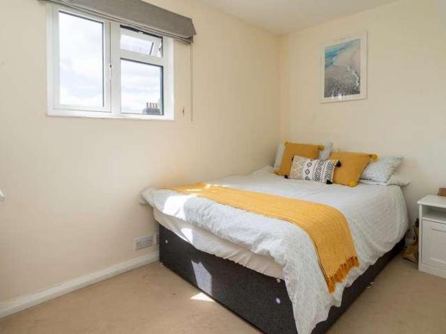 Flat for sale in Highbury, Greater London