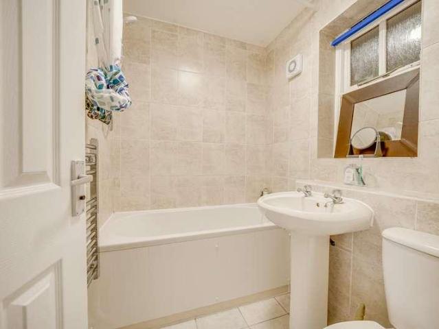 Flat for sale in Drayton Parslow