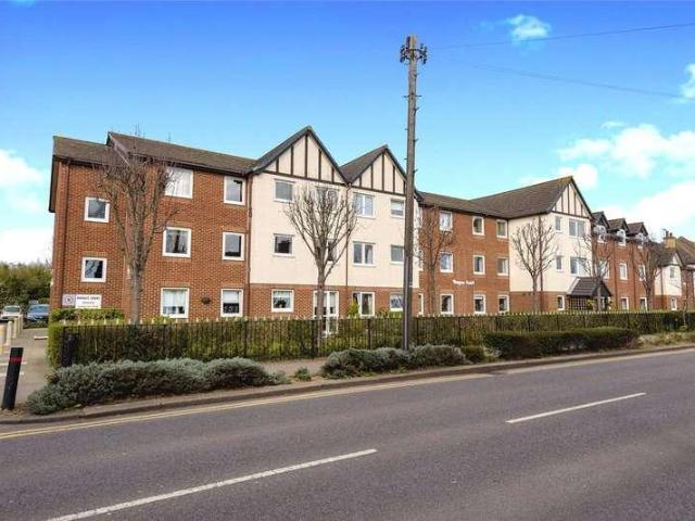 Flat for sale in North Shoebury, Alton Barnes
