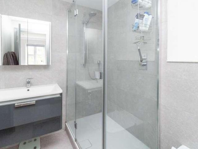 Flat for sale in Broadfields, Greater London