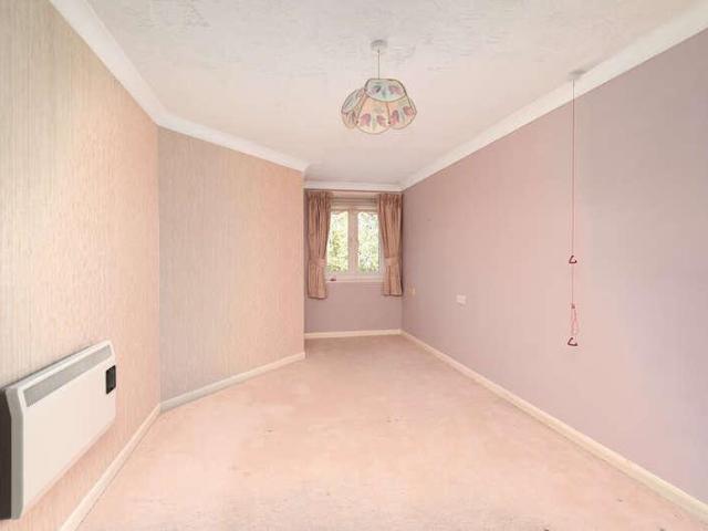 Flat for sale in College Town, Sandhurst