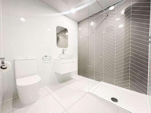 Flat for sale in Calderstones