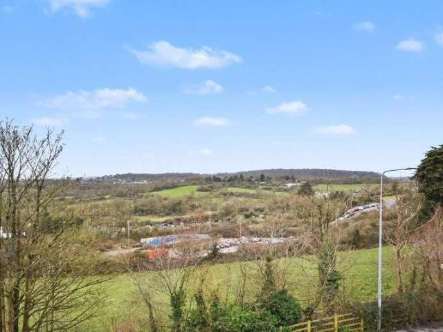 Flat for sale in Llandough