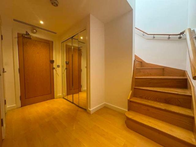 Flat for sale in Salford Quays, Salford