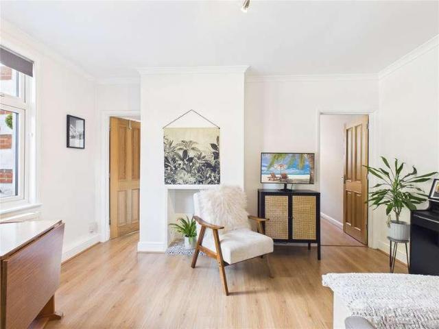 Flat for sale in Slyfield, Westborough