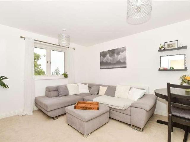 Flat for sale in Cross In Hand, East Sussex