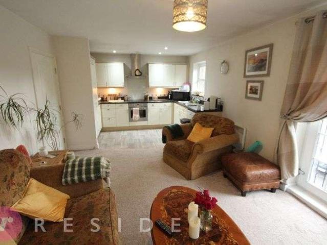 Flat for sale in Bamford, Burnedge