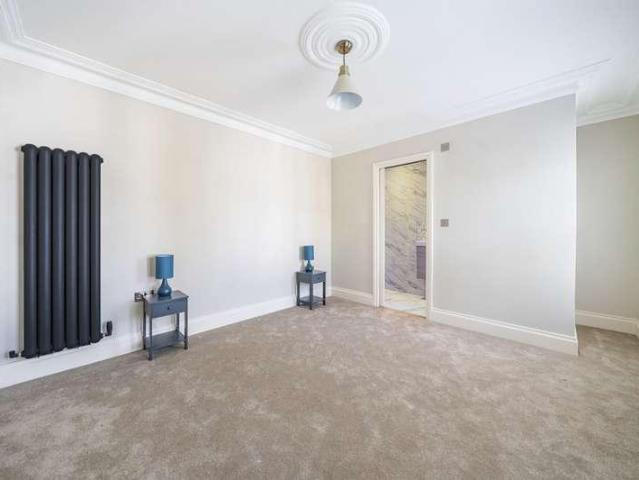 Flat for sale in London Borough of Ealing, Hanwell