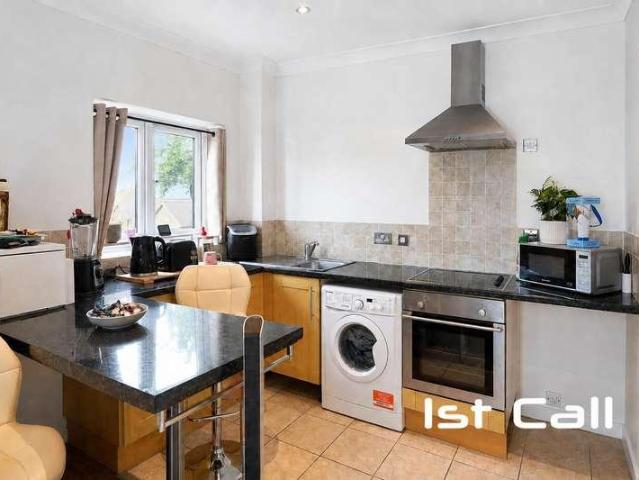 Flat for sale in North Shoebury, Alton Barnes