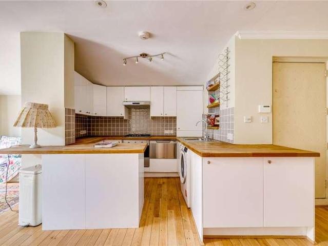 Flat for sale in Fulham, Sands End