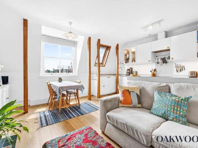 Flat for sale in Stoke Newington, Greater London