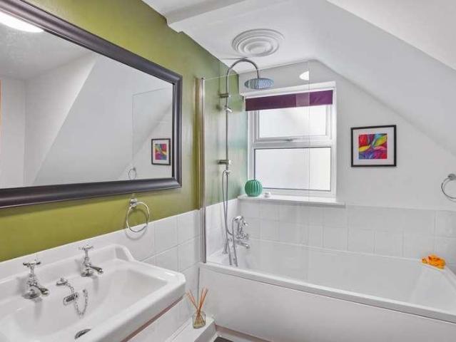 Flat for sale in Crystal Palace, Greater London