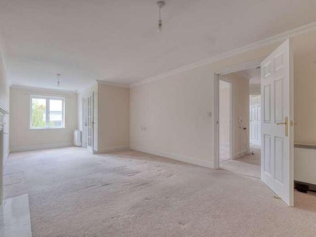 Flat for sale in Shirley, West Midlands