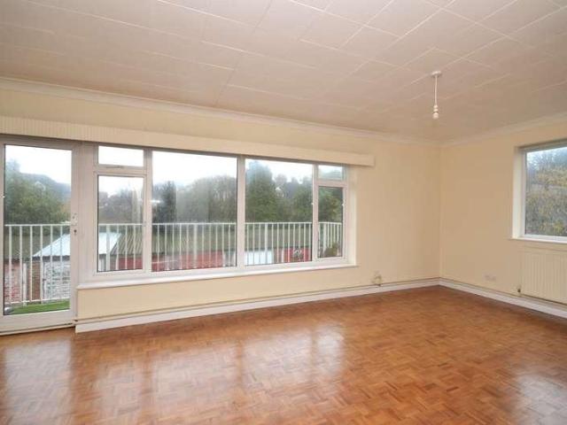 Flat for sale in Folkestone
