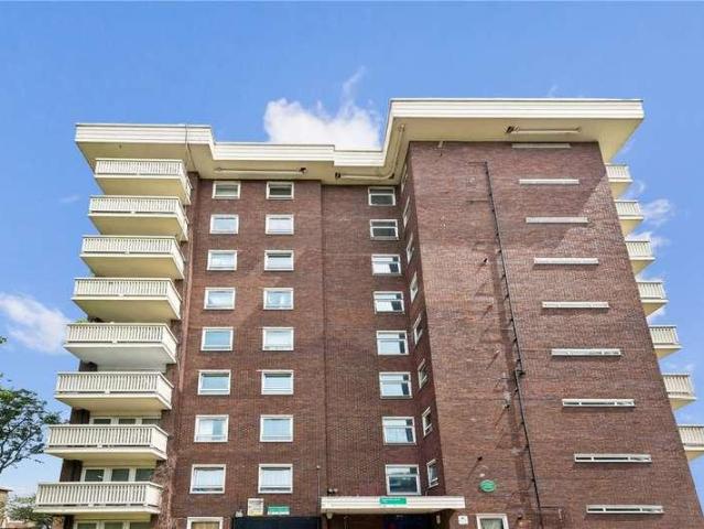 Flat for sale in Finsbury Park, Greater London