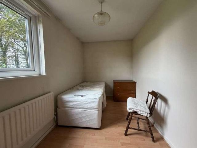 Flat for sale in Woolton, Calderstones