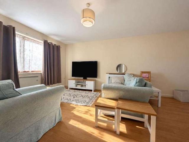 Flat for sale in London Borough of Barking and Dagenham, Greater London