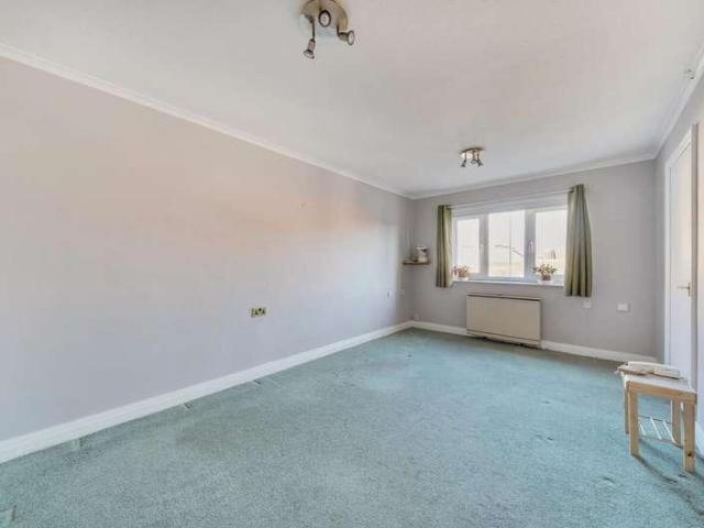 Flat for sale in Thorpe Willoughby