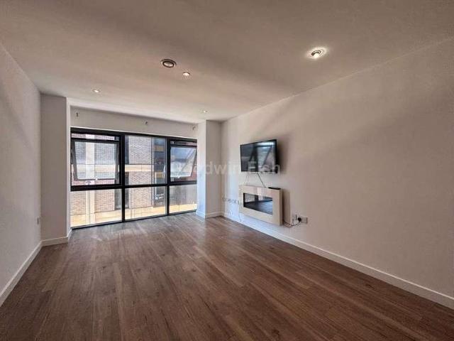 Flat for sale in Georgia, Greater Manchester