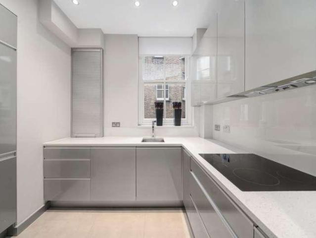 Flat for sale in Chelsea, Greater London