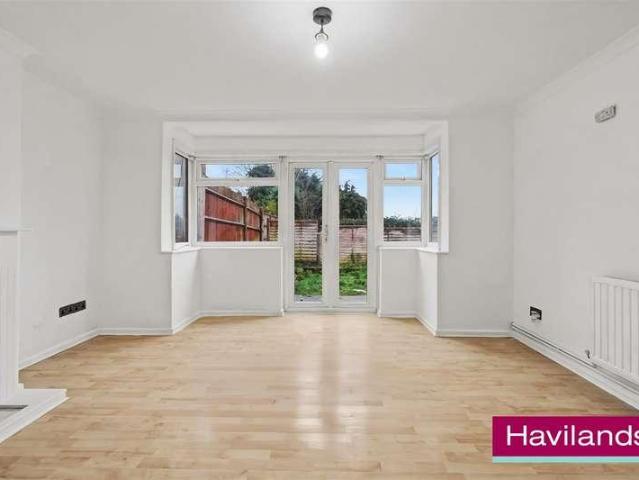 Flat for sale in Southgate, Oakwood