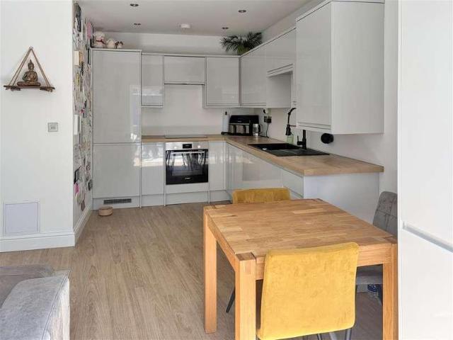 Flat for sale in Alderminster, Warwickshire