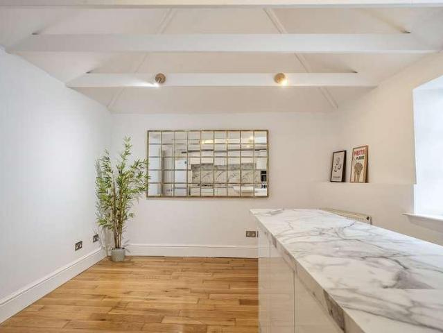 Flat for sale in Walcot, Bath