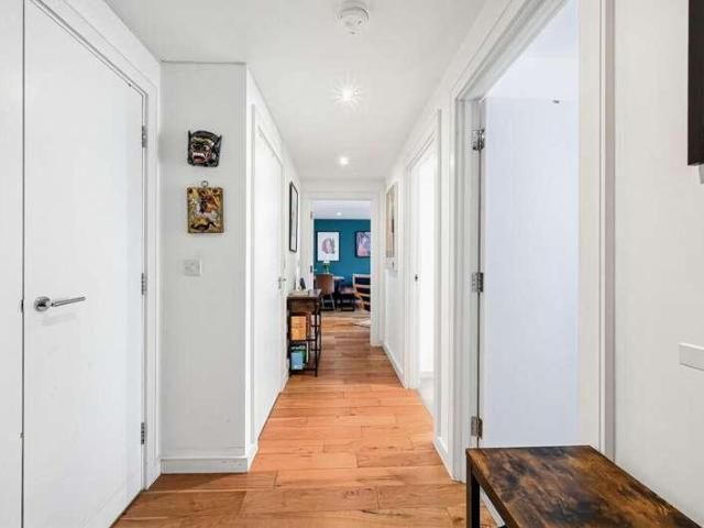 Flat for sale in Myatt's Fields, Greater London