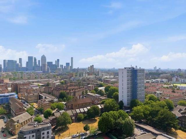 Flat for sale in Bromley-by-Bow, Poplar Grove