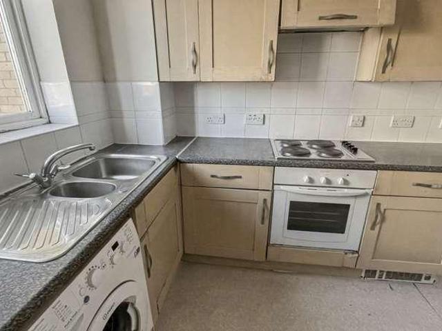 Flat for sale in Charlton Riverside, Greater London